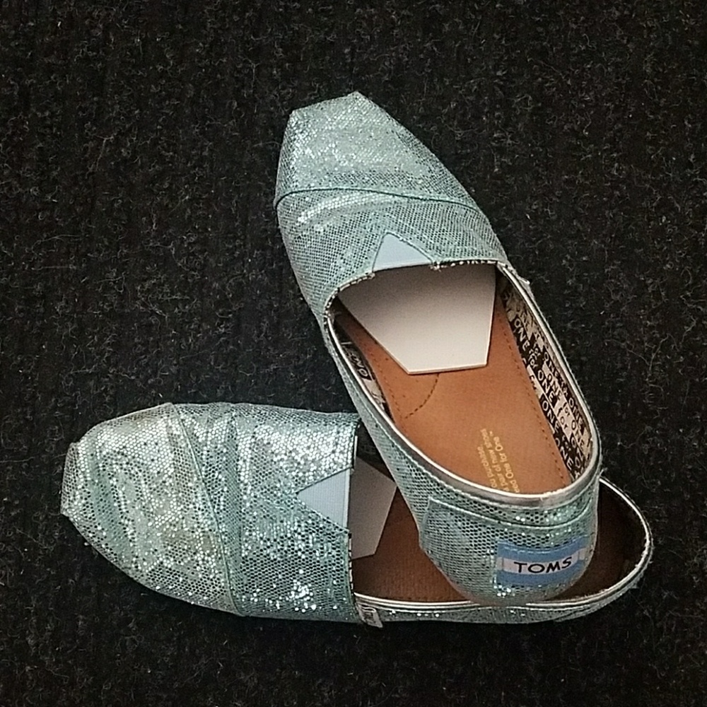 Sky blue glitters